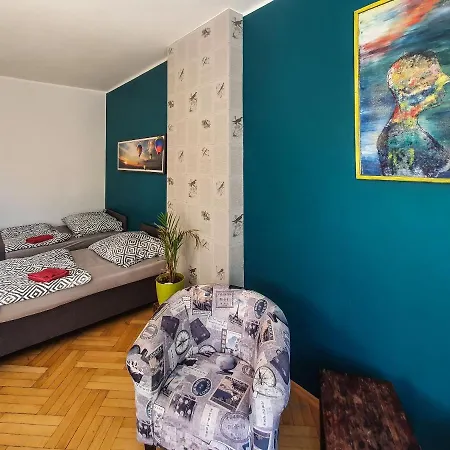 Mazurska 8a ホステル