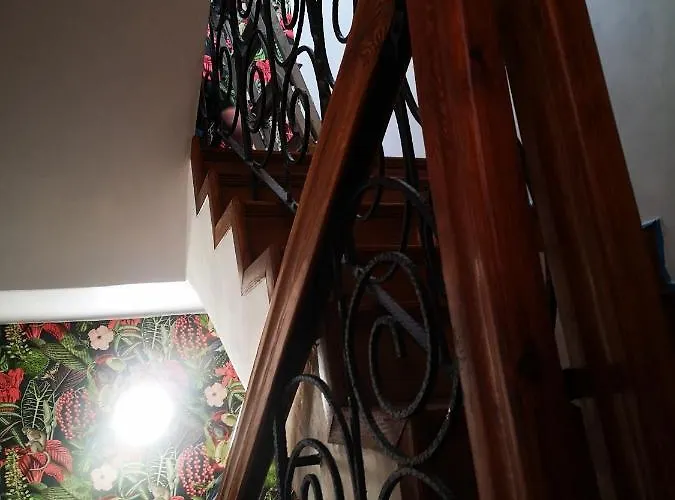 Hostel Mazurska 8a *